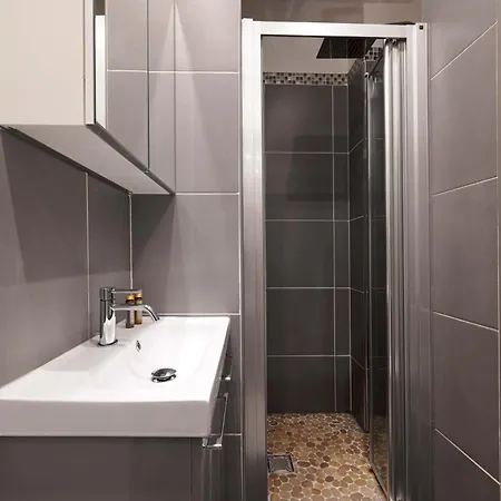Spacieux Situe Au Coeur De Appartamento